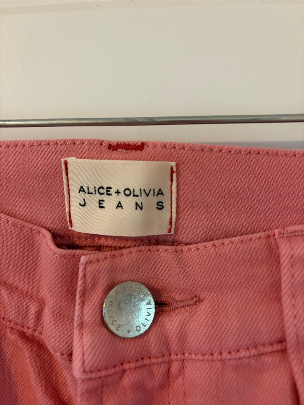 Alice + Olivia Gorgeous coin pocket Wide-Leg High-Rise Jeans in Rose - Picture 2 of 11